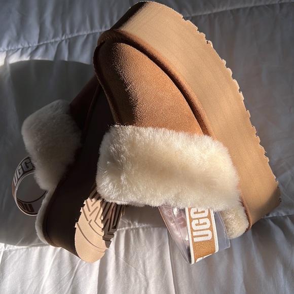 UGG Funkette platform boots - Picture 4 of 6